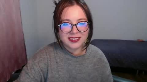 Sofi Lynch online show from November 2025 05:43:01 AM