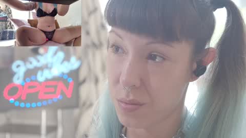 Sofi Mora online show from October 2025 01:34:02 PM