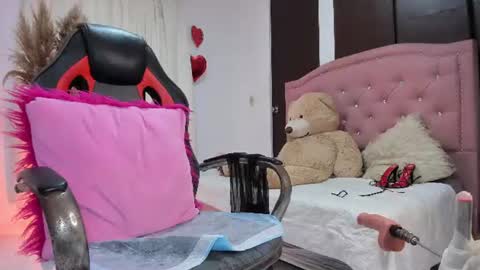 Snapshot of sofi_ruiz_ chatting on June 2026 01:36:02 AM Sofia online show from June 2026 01:36:02 AM