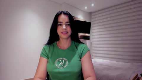 Snapshot of sofi_saenzz chatting on October 2025 12:08:02 AM Sofi Saenzz online show from October 2025 12:08:02 AM