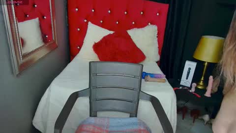 Miss Sofi online show from November 2025 11:32:02 AM