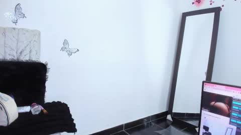 Sofia online show from November 2025 08:19:02 PM