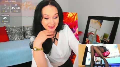 Sofia online show from April 2026 01:39:02 PM