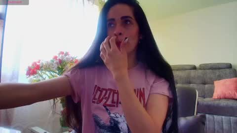 Sofia Kuleth  online show from February 2025 12:23:02 PM