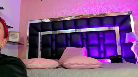 Sofia online show from November 2025 03:05:01 AM