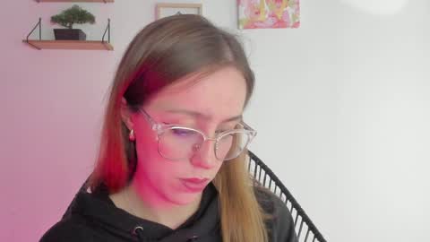     online show from December 2024 02:42:02 AM