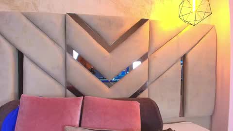   online show from May 2026 07:00:02 PM