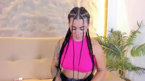 Snapshot of sofia_riveraa chatting on November 2025 05:46:02 PM SOFIA online show from November 2025 05:46:02 PM