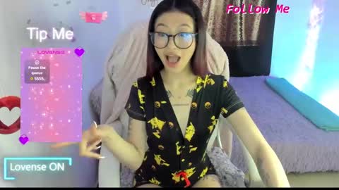 Sofia Thomson online show from March 2025 01:17:01 PM