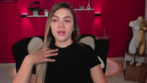 Snapshot of sofia_velvetx chatting on June 2026 02:43:02 PM sofia_velvetx online show from June 2026 02:43:02 PM