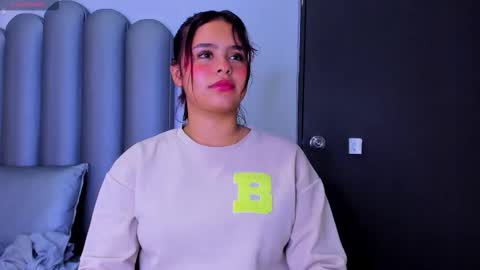 Sofa online show from January 2026 04:59:01 AM