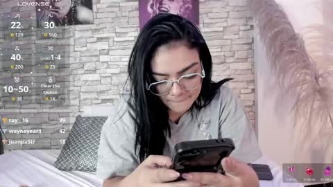 sofiaalarson online show from July 2026 04:45:01 PM