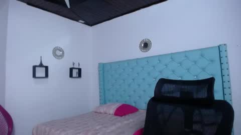 Sofia online show from April 2026 11:33:01 AM