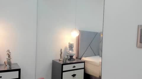 sofia  online show from November 2025 11:16:02 AM