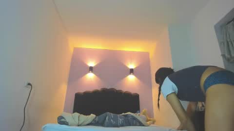 Sofia online show from May 2026 04:08:02 AM