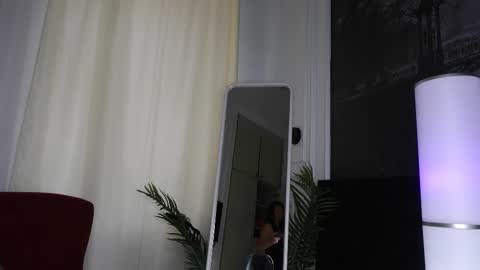 Sofia online show from November 2025 09:19:02 AM