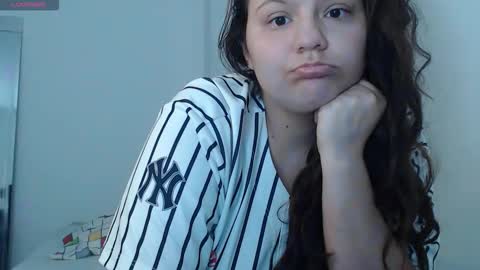 Snapshot of sofiamooon_ chatting on December 2025 12:24:02 PM sofiamooon_ online show from December 2025 12:24:02 PM