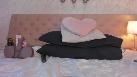 SofiaReyees online show from February 2025 04:56:02 PM