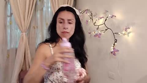 Sofi Bella online show from March 2026 07:18:02 PM