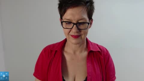 Sofie Velvet online show from December 2025 06:39:01 PM