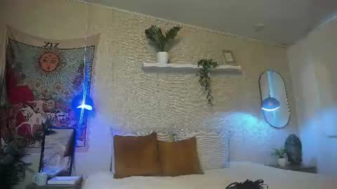 sofii_wild online show from July 2026 12:24:02 PM