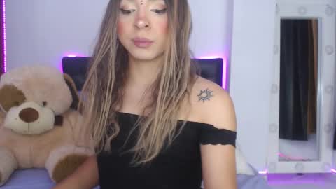 Snapshot of sofiievans_ chatting on February 2025 09:58:02 PM online show from February 2025 09:58:02 PM