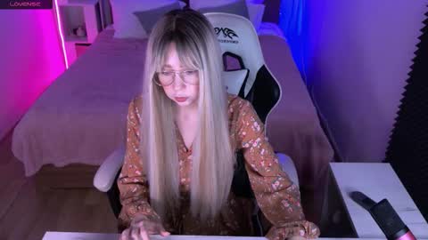 Sofia online show from October 2025 04:12:01 AM