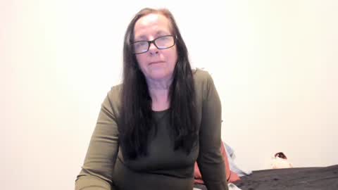 Soft Peach Goddess online show from January 2026 05:33:01 AM