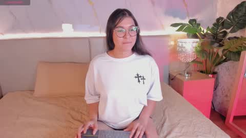 sofy_castroo online show from November 2025 03:49:02 AM