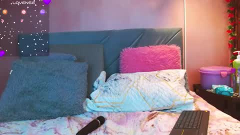 sofy cutte  transmission Colombian time 1400 pm - 2145 pm online show from November 2025 10:11:02 PM