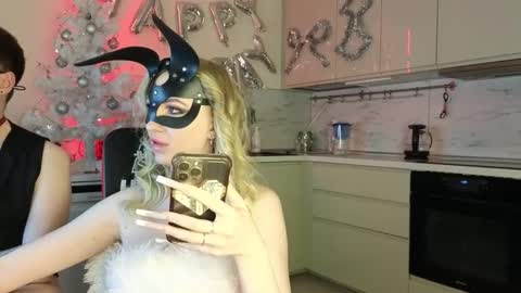 SOFYandMIKE online show from January 2026 07:28:01 PM