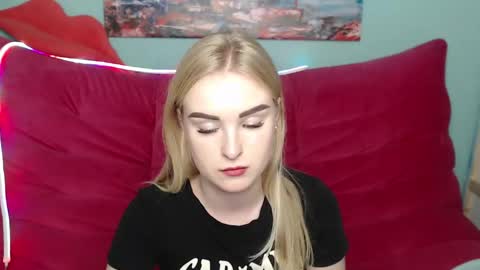 sofysoft online show from November 2025 05:48:02 PM