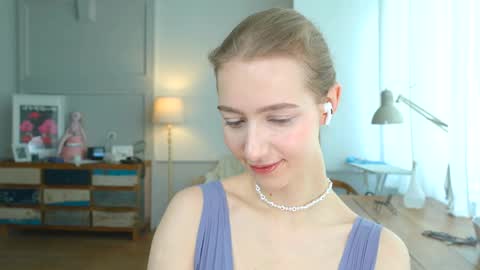 Bella online show from January 2025 11:50:01 AM