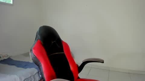 Moonie  online show from September 2025 10:01:02 PM