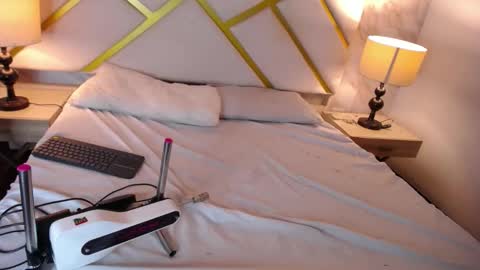 solara online show from November 2025 07:57:01 PM