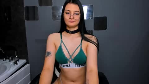 Snapshot of solazolaa chatting on September 2025 01:49:01 AM Sonya online show from September 2025 01:49:01 AM