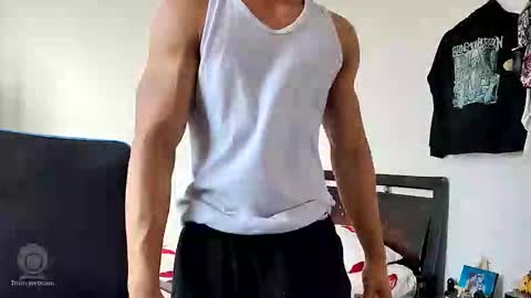 Snapshot of solorizo chatting on March 2026 09:43:02 PM Hi Im Weller Check my Bio online show from March 2026 09:43:02 PM