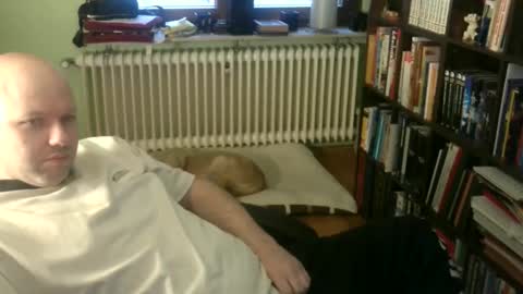 Snapshot of songoku81 chatting on November 2025 03:27:01 PM Tom online show from November 2025 03:27:01 PM