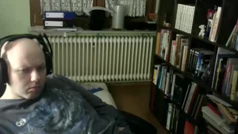 Snapshot of songoku81 chatting on February 2026 08:29:01 PM Tom online show from February 2026 08:29:01 PM