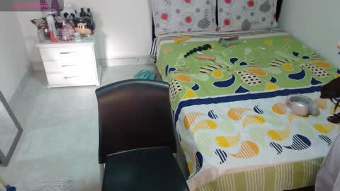 sonialatin69 online show from April 2026 12:10:01 PM