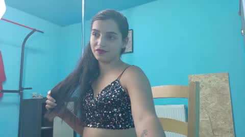 Snapshot of soniamoonnnnn chatting on June 2026 06:01:02 PM Sonia online show from June 2026 06:01:02 PM