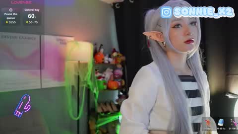 Sonnie online show from October 2025 01:00:02 PM