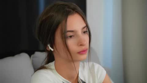 Eva 3 online show from September 2025 09:13:01 AM