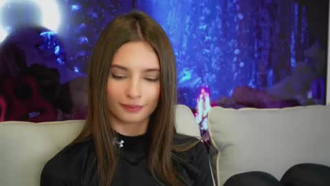 Eva 3 online show from November 2025 06:01:02 AM