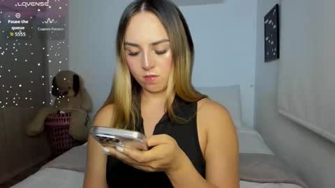 Snapshot of sophi_moreno chatting on February 2026 01:24:02 AM Sofi online show from February 2026 01:24:02 AM