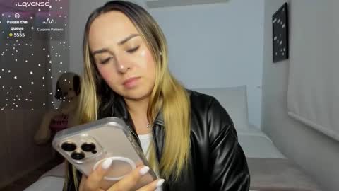 Snapshot of sophi_moreno chatting on February 2026 02:41:02 AM Sofi online show from February 2026 02:41:02 AM