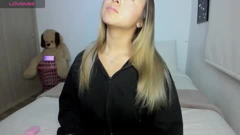 Snapshot of sophi_moreno chatting on March 2026 01:12:02 AM Sofi online show from March 2026 01:12:02 AM