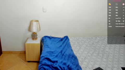 sophia CM online show from September 2025 04:01:01 AM