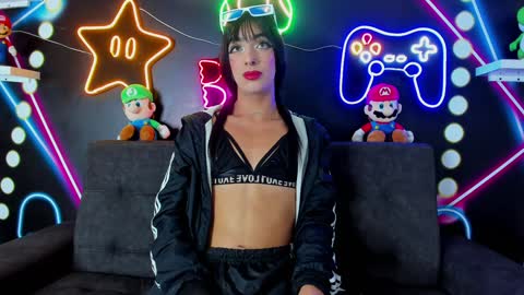 Sophi  online show from February 2025 09:49:01 AM