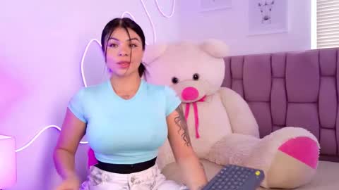 Sophia Carson online show from October 2025 05:33:02 PM